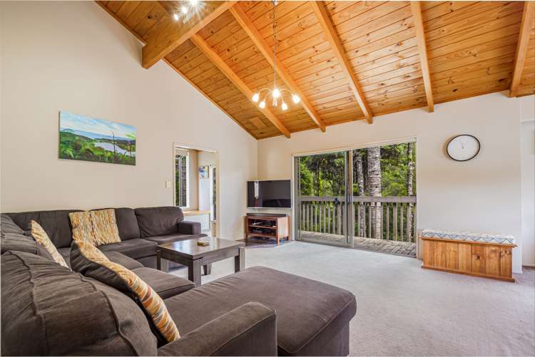 15 Kaurimu Rise Titirangi_6