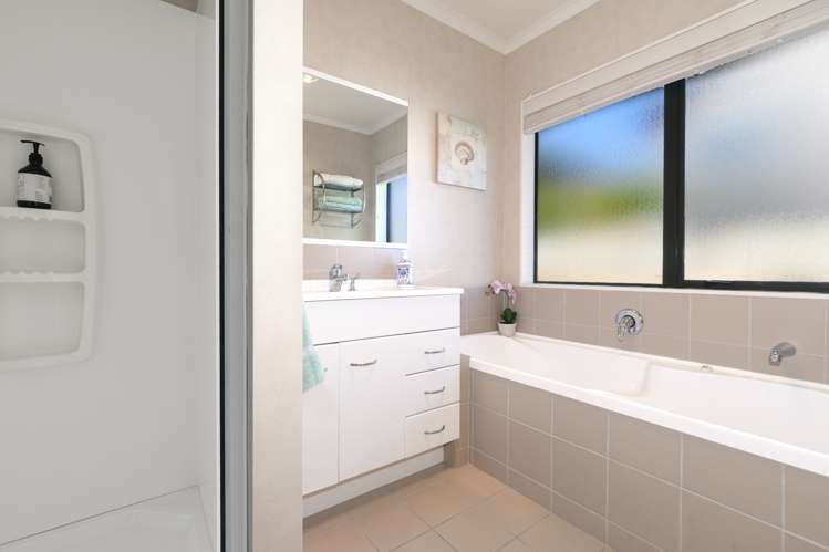 5 Corwen Avenue Hairini_14