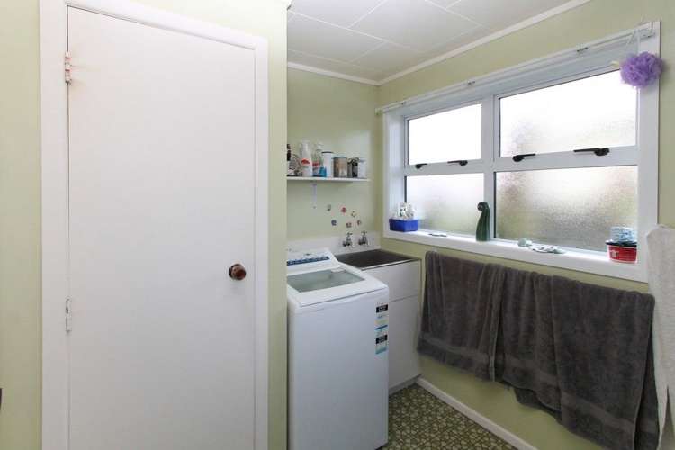 7 Cooper Avenue Holdens Bay_24