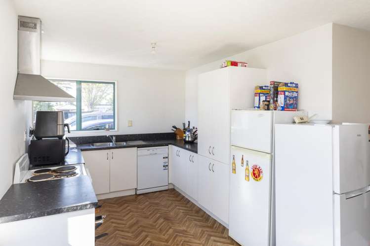 141 Lincoln Road Addington_14