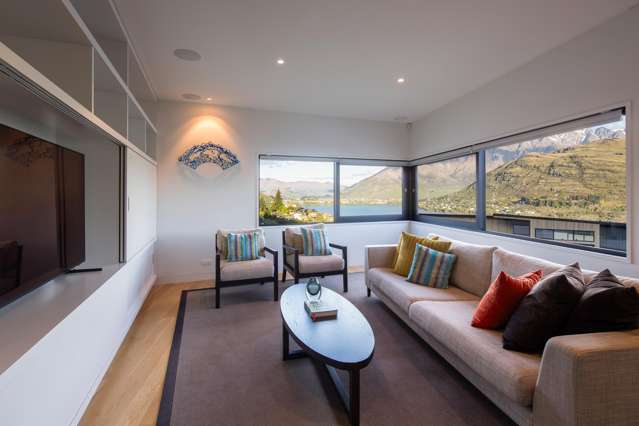 61 Highview Terrace Queenstown Hill_3