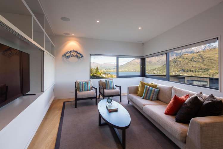 61 Highview Terrace Queenstown Hill_5