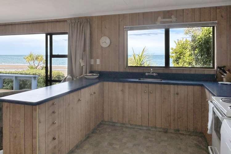 44 Bishop Road Parapara_5