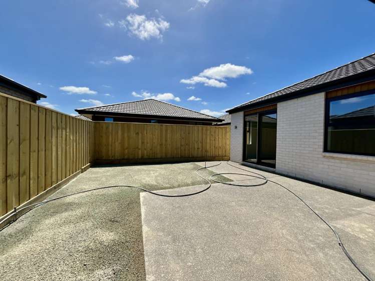 6 Isaacs Lane 11103_16