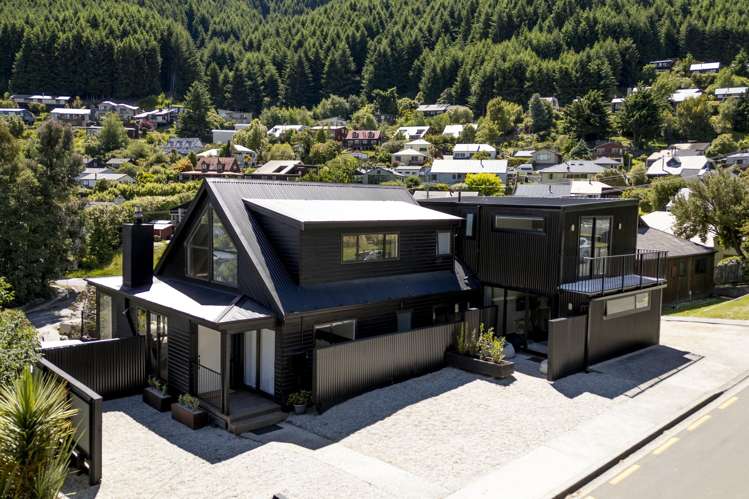 6 MacKinnon Terrace Sunshine Bay_17