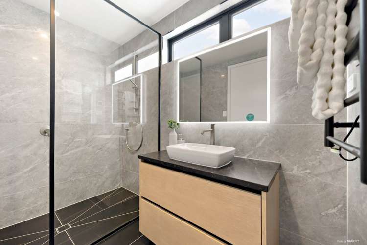 8A Sayegh Street St Heliers_32