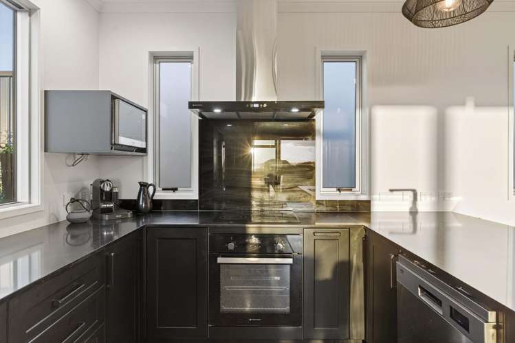 488D Pukehina Parade_5