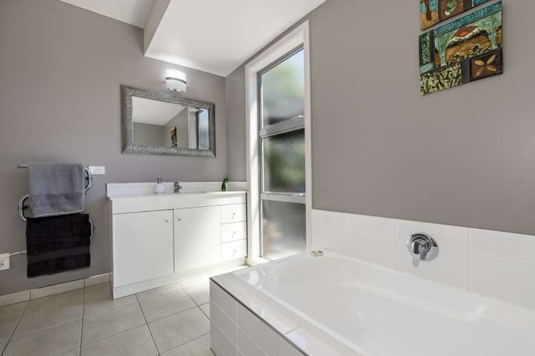 15 Roderick Street Otumoetai_22