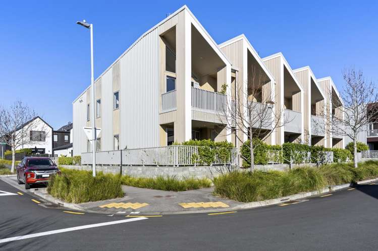 13/2 Warrant Officer Lane Hobsonville_13
