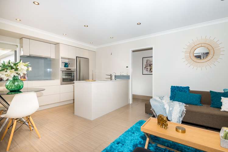 39 Royal View Road Te Atatu South_13