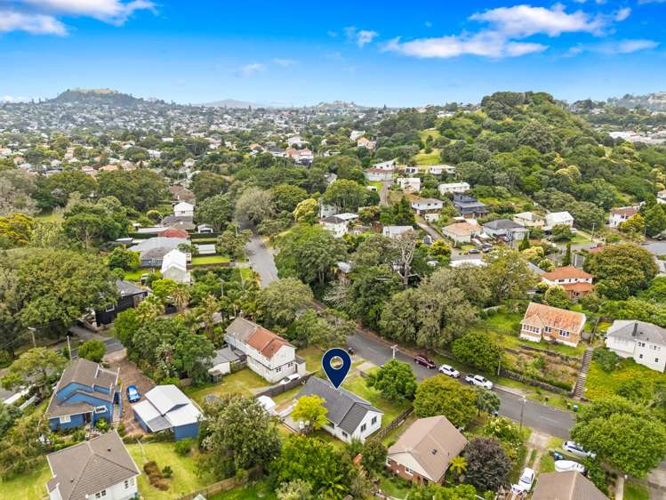 64 McCullough Avenue Three Kings_14