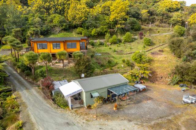 127 Queen Charlotte Drive Havelock_1