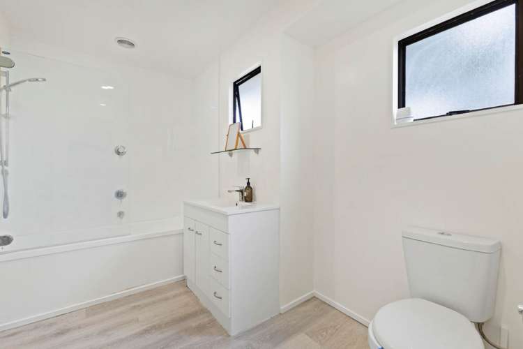 50B St Annes Crescent Wattle Downs_12