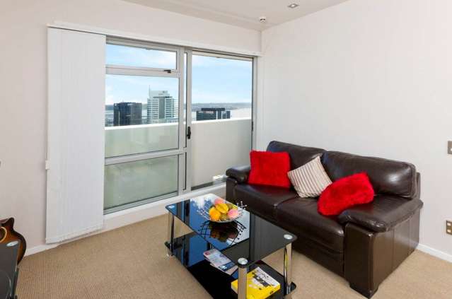 27D/16 Gore Street City Centre_3