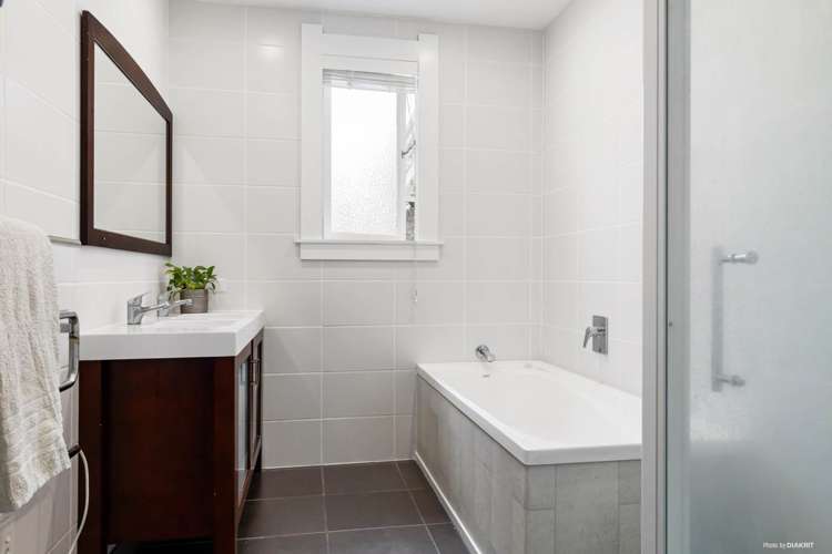 2 Sandspit Road Waiuku_13