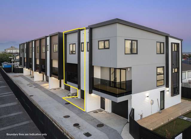 Freehold, Spacious & Stylish