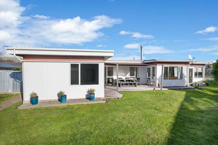 26 Newbourne Crescent Redwoodtown_14