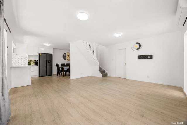 2/16 Moxham Grove Massey_3