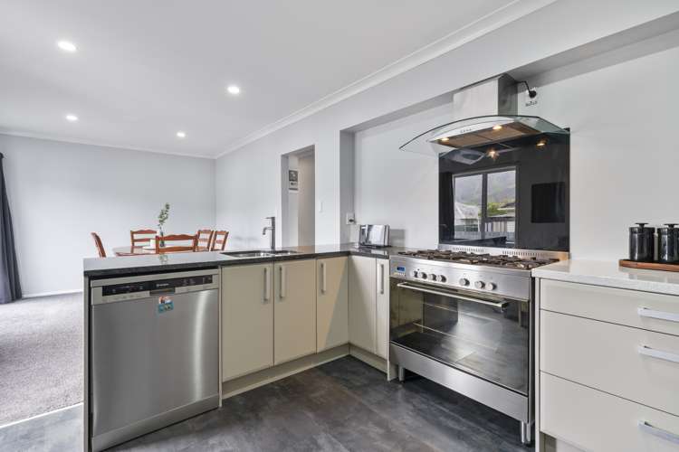 4 Kent Street Wainuiomata_5