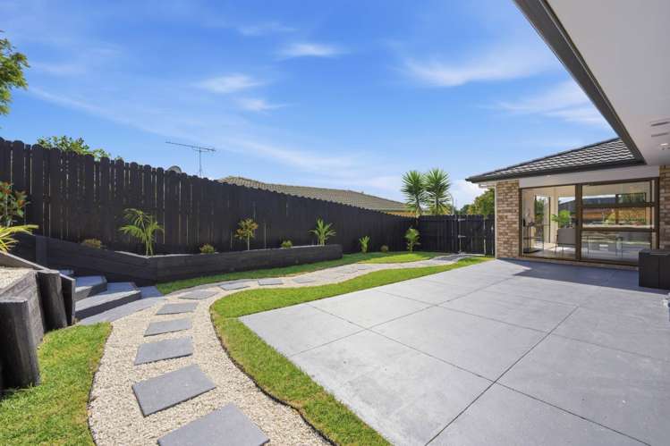 8 Caldecote Place Flat Bush_16