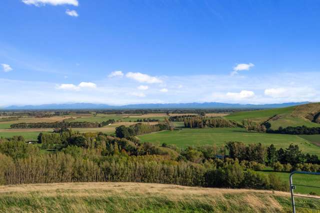One-of-a-kind views – Final lot in Laharan View