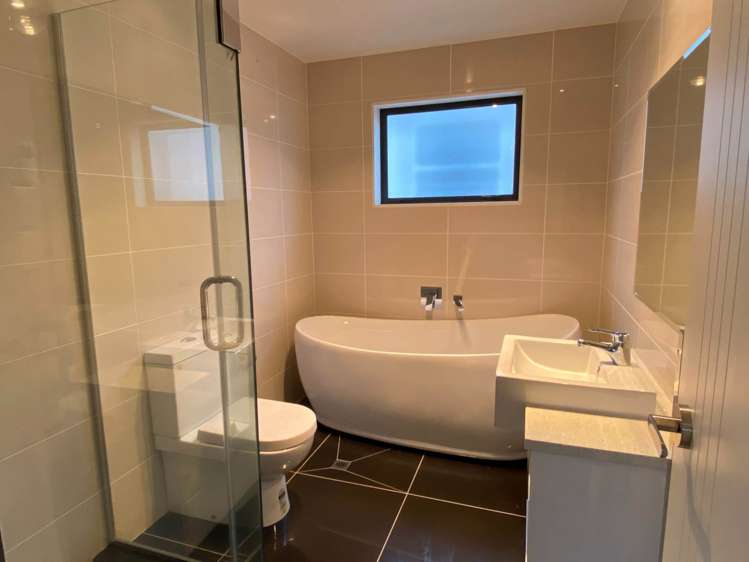 26 Castlederg Drive Flat Bush_8