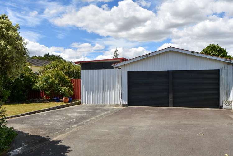 485 High Street South Carterton_16