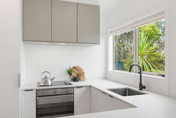 2A Downing Street Crofton Downs_5