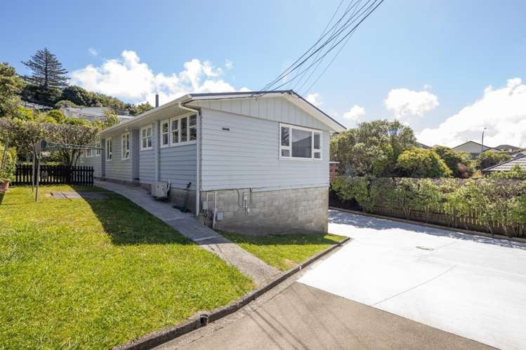 14 Kahikatea Grove Paparangi_9