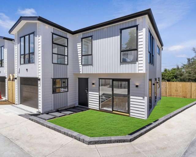 BRAND NEW MODERN LIVING - WATTLE DOWNS RESIDENCE