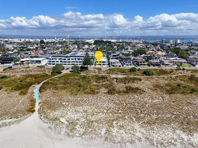 2/135 Marine Parade Mount Maunganui_1