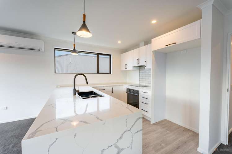 86 & 86A Church Street Seaview_5