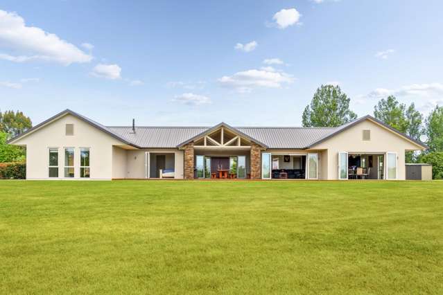 Elevated Luxury in the Martinborough Estate