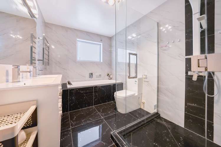 15 Carrickdawson Drive Flat Bush_20