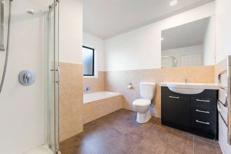 4/2 Swan Hill Drive Glen Eden_9