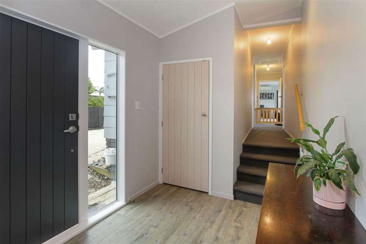 25 Crispe Road Clarks Beach_14