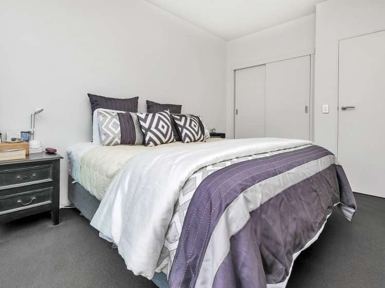 1114/2 Beach Road Auckland Central_10
