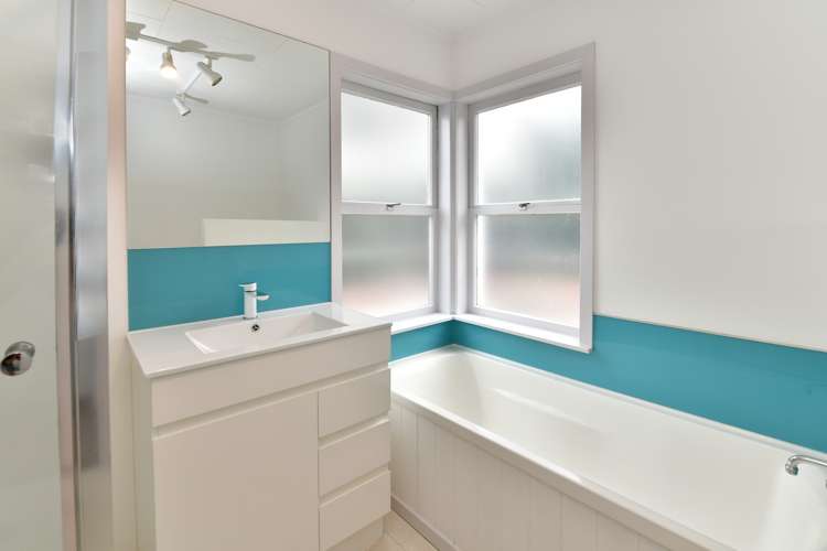 36 Doyly Drive Stanmore Bay_7