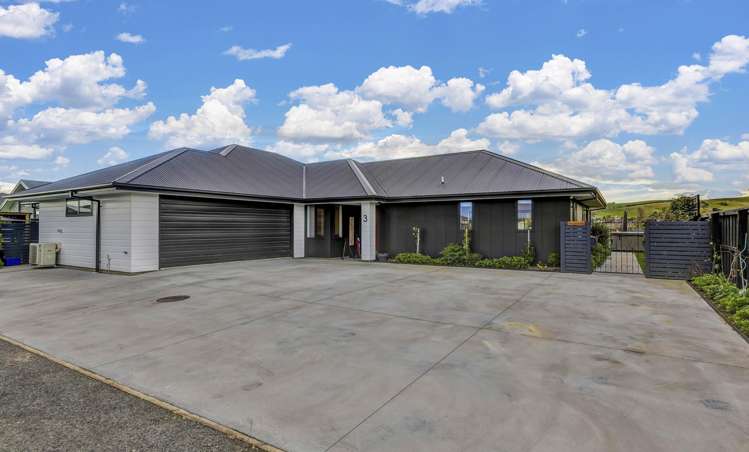 3 Cox Lane Amberley_23