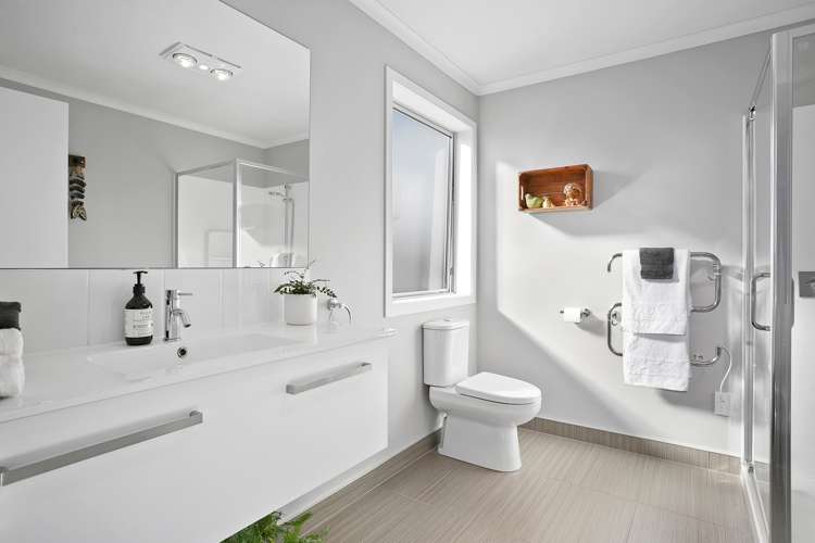 46 Plescher Crescent Leamington_17