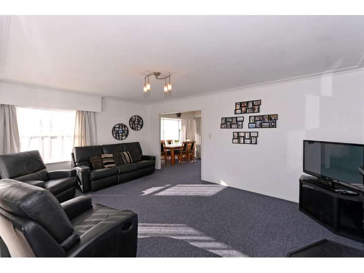 5 Tennyson Crescent Stoke_3