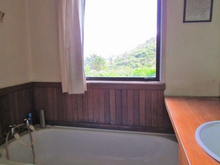 124 Victoria Street Whakatete Bay_15