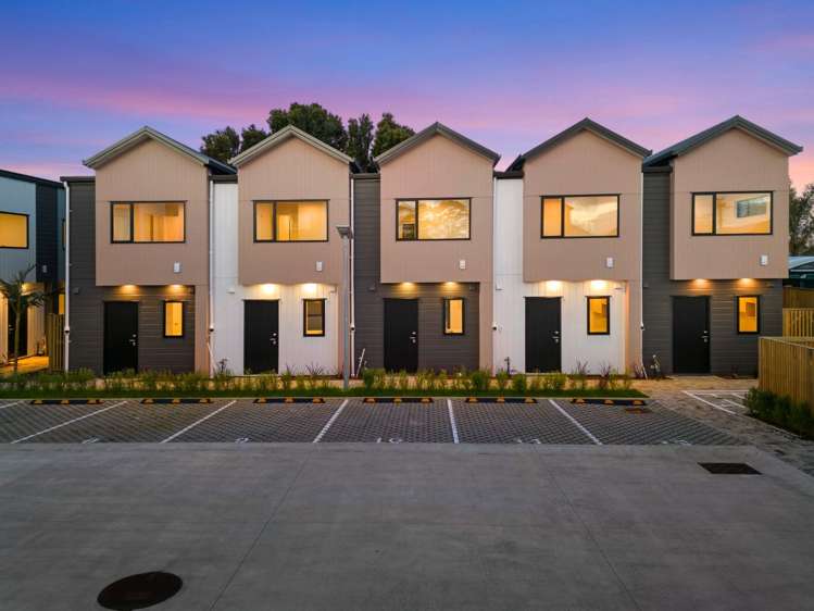 7/12 Arney Road Ranui_1