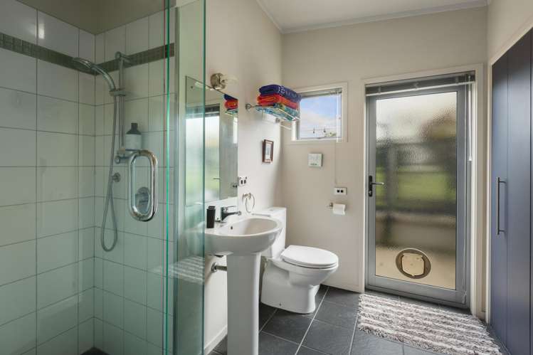 32 Roretana Drive Athenree_17