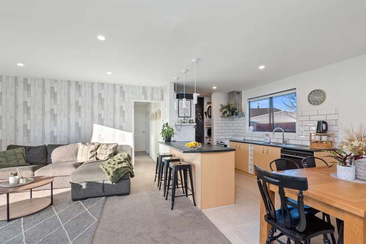 2/17 Johns Road_4