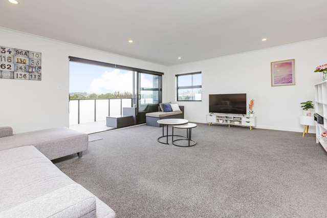 Unit 304/26 Shortfin Place Flat Bush_3
