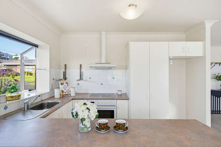 52 Bodi Place Te Atatu South_16