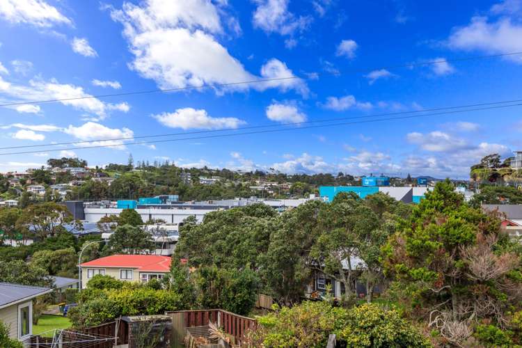 2/2 Camelot Place Glenfield_13