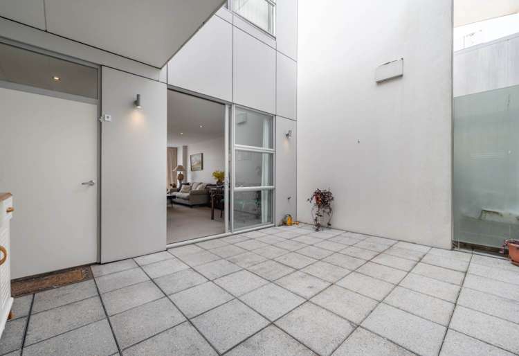 1G/1C Queen Mary Avenue Epsom_13