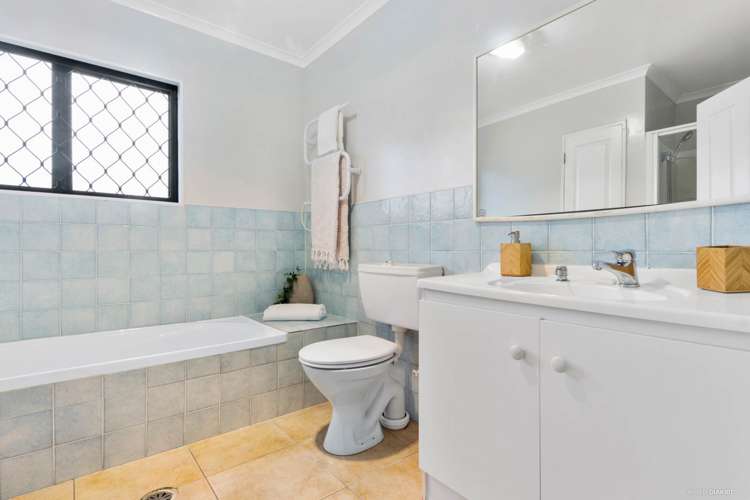 5 Basra Drive Henderson_10